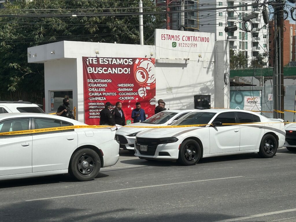 La Fiscalía estatal realizó un operativo en Red Casino por presunta trata de personas, sin reportar detenciones hasta el momento.