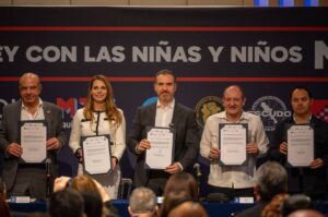 El alcalde de Monterrey, Adrián de la Garza, impulsa entrenamiento para hoteleros ante casos de trata de personas.