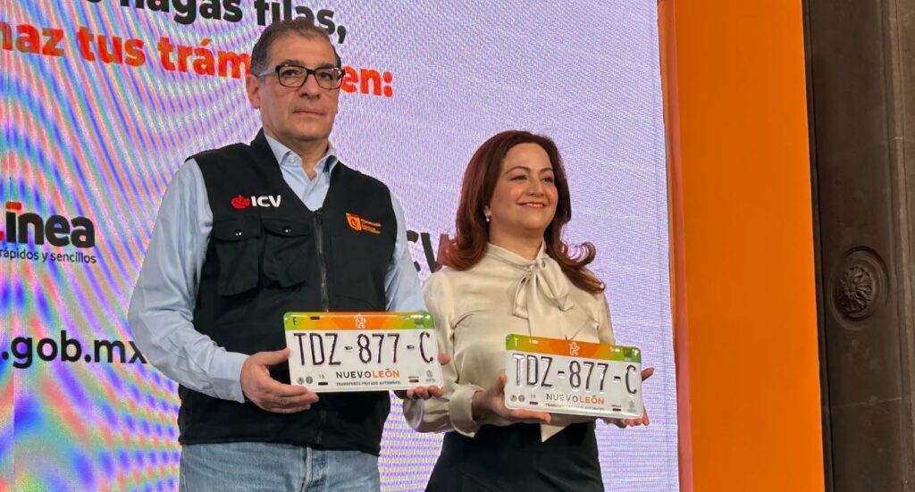 Nuevo León lanza 40 mil placas conmemorativas del Mundial 2026, disponibles en módulos del ICV desde el 4 de marzo.