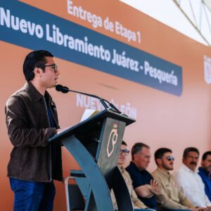 El alcalde Félix Arratia anunció la llegada de 20 empresas a Juárez gracias al nuevo libramiento, que impulsará la economía local.