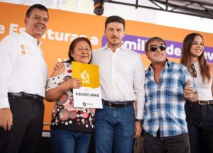 Nuevo León establece un nuevo hito al otorgar 15 mil escrituras de vivienda, marcando un avance significativo en el sector.