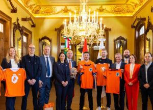 El Gobernador Samuel García se reúne con la Selección de Holanda y reafirma su asistencia al Mundial en Nuevo León.