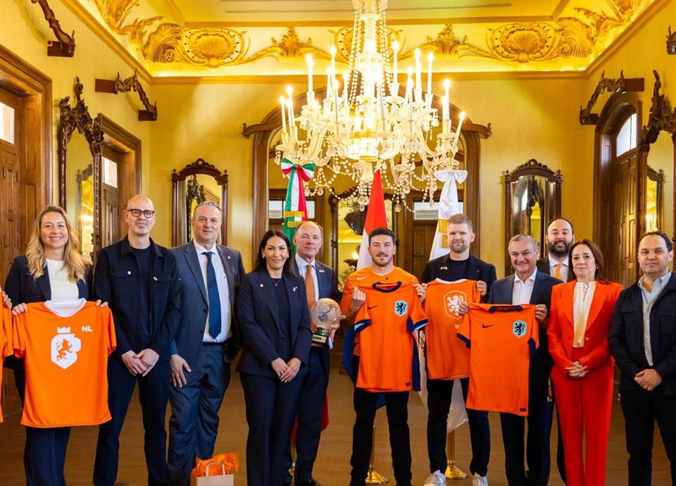 El Gobernador Samuel García se reúne con la Selección de Holanda y reafirma su asistencia al Mundial en Nuevo León.