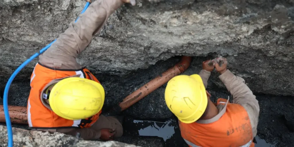 Más de 900 metros de drenaje renovados en Monterrey, mejorando la infraestructura y calidad de vida en la región.