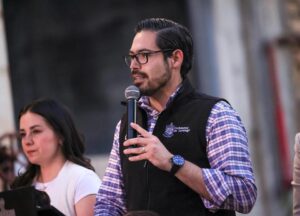 El programa Más Oportunidades busca fomentar el autoempleo y fortalecer la economía familiar en Santiago, mejorando la calidad de vida.