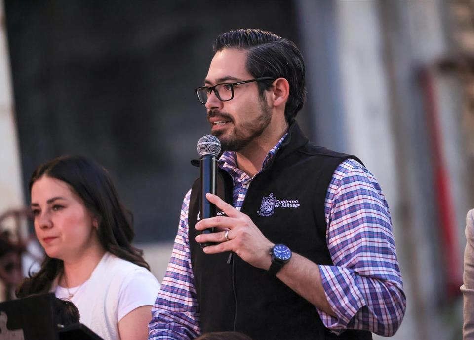 El programa Más Oportunidades busca fomentar el autoempleo y fortalecer la economía familiar en Santiago, mejorando la calidad de vida.
