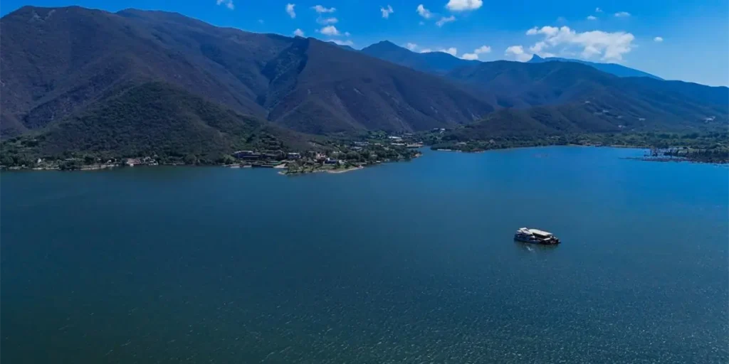 Descubre los últimos niveles de presas en Nuevo León y el avance del almacenamiento de agua en Cerro Prieto.