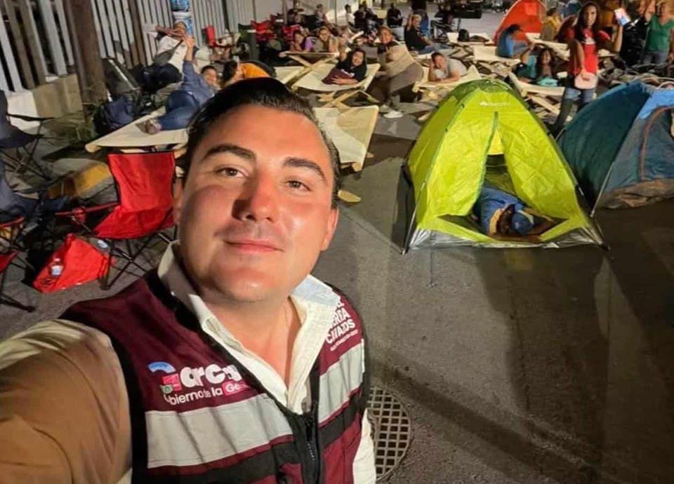 Un plantón organizado por vecinos de García destaca por la presencia de alcaldes y una carne asada en El Obispado.
