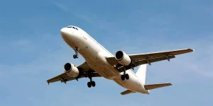 Infórmate sobre las operaciones de llegadas y salidas en el Aeropuerto de Monterrey para el 5 de junio.