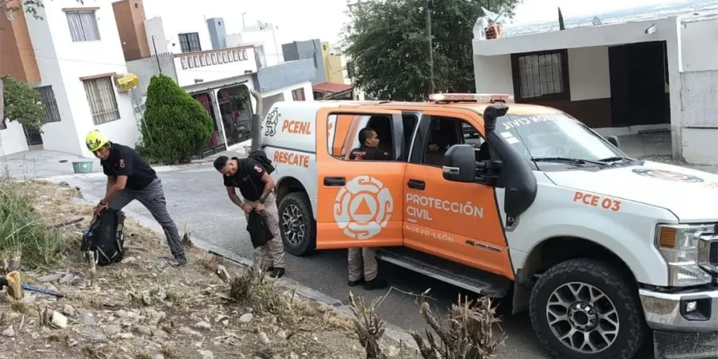 Tres excursionistas se han extraviado en el Cerro del Topo Chico, activando un operativo de rescate por parte de Protección Civil.