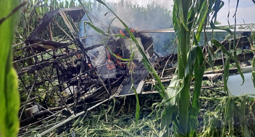 Un accidente aéreo en Querétaro dejó a un piloto ileso. Las autoridades investigan las causas del incidente.