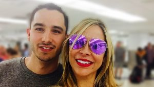 La actriz Aylín Mujica comparte un video inédito de su hijo fallecido, recordando su amor por la música.