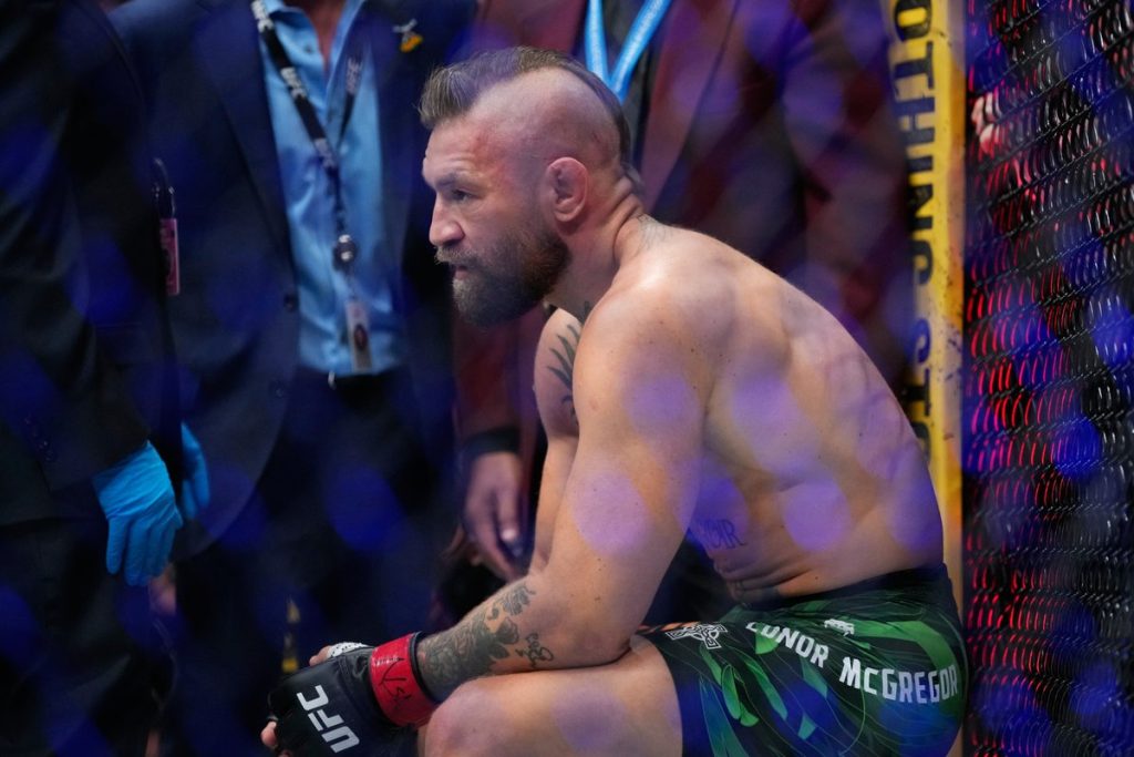 El regreso de Conor McGregor a la UFC 329 culminó en una derrota impactante por una lesión en su rodilla derecha.