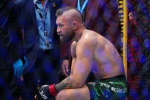 El regreso de Conor McGregor a la UFC 329 culminó en una derrota impactante por una lesión en su rodilla derecha.