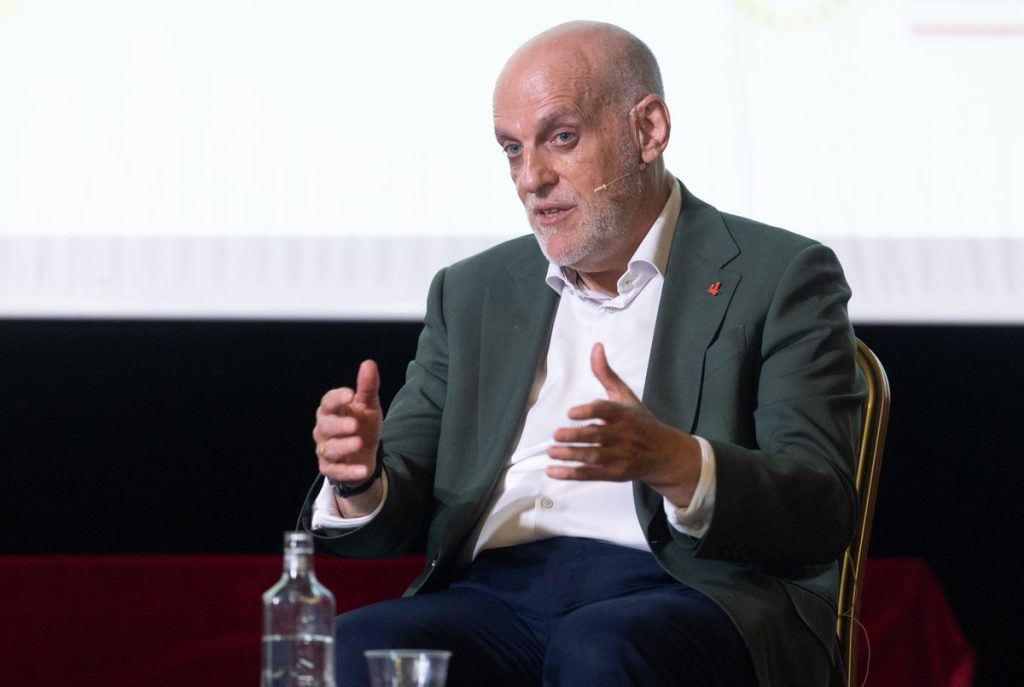 LaLiga se opone a la expansión del Mundial, advirtiendo que podría destruir la esencia del fútbol.