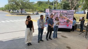 La inauguración del puente por Adrián de la Garza beneficiará a mil habitantes en La Rioja, mejorando la movilidad.