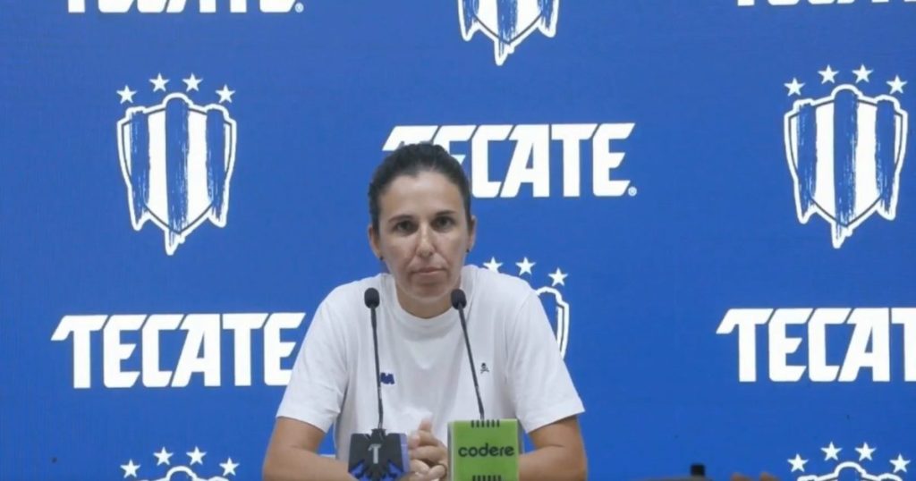 La entrenadora Miquel se enfoca en ganar títulos después de la histórica goleada de Rayadas a Necaxa.
