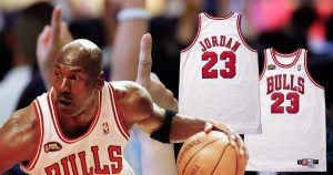 La camiseta icónica de Michael Jordan alcanza un precio récord en subasta, marcando un hito en la cultura pop.