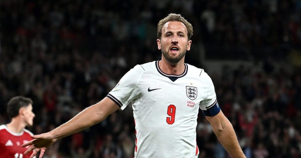 El delantero Harry Kane iguala un hito histórico y destaca con dos goles en victoria sobre República Checa.