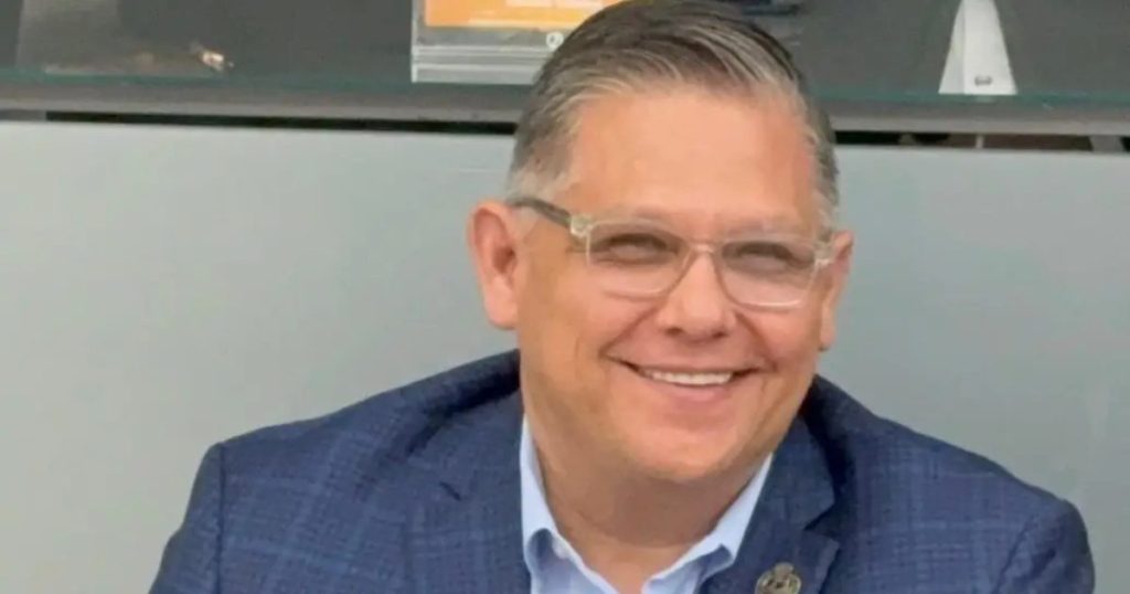 La Asociación Nacional de Locutores distingue a Enrique García, conductor de ABC Noticias, por sus aportes a la comunicación.