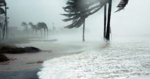 La tormenta tropical Isaías ha surgido en el Golfo de México, con posibles caminos que podrían intensificarse a huracán.