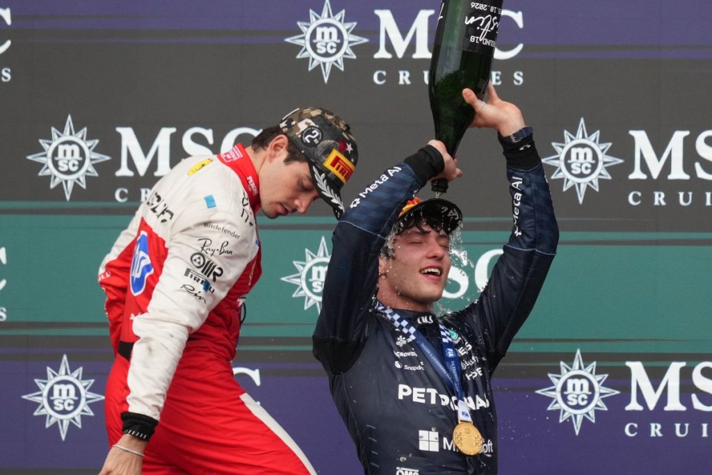 Kimi Antonelli se impone en el GP de Austin y mantiene vivas sus esperanzas de campeonato en México.
