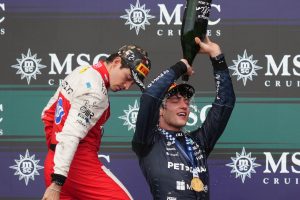 Kimi Antonelli se impone en el GP de Austin y mantiene vivas sus esperanzas de campeonato en México.