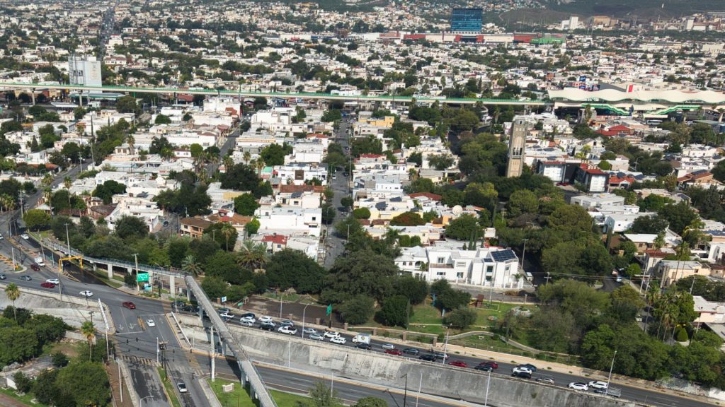 La exodus poblacional en San Nicolás refleja problemas de gestión y recursos limitados bajo el liderazgo de Daniel Carrillo.